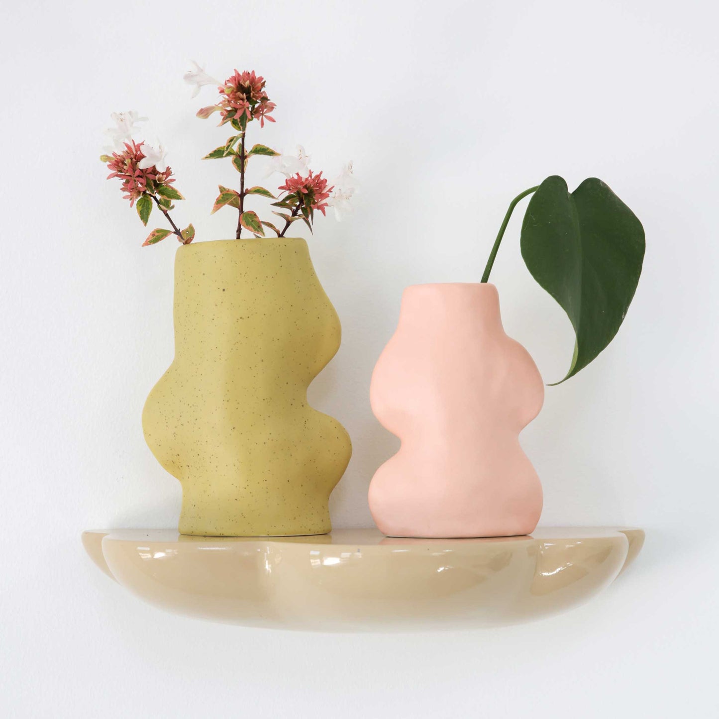 Fluxo Ceramic Vase - Medium Pistachio Green
